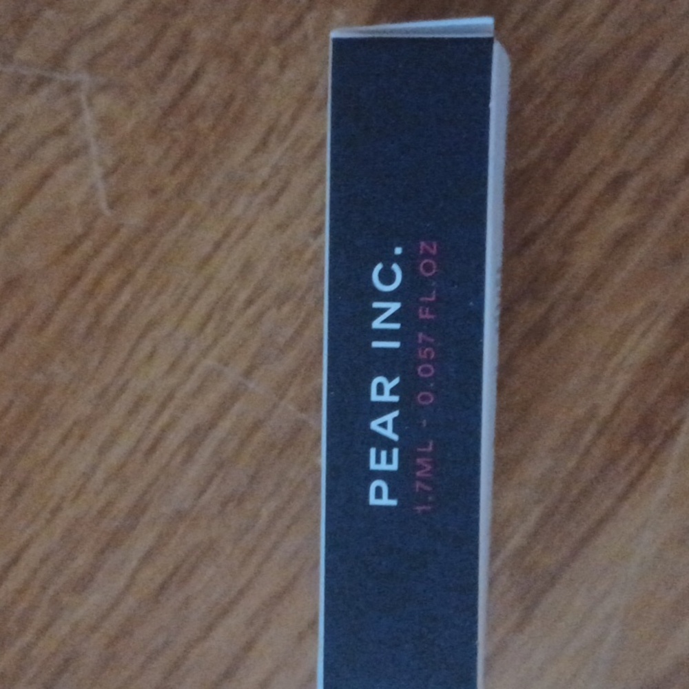 BNIB Juliette Has A G u n - Pear Inc. 1 . 7 m l